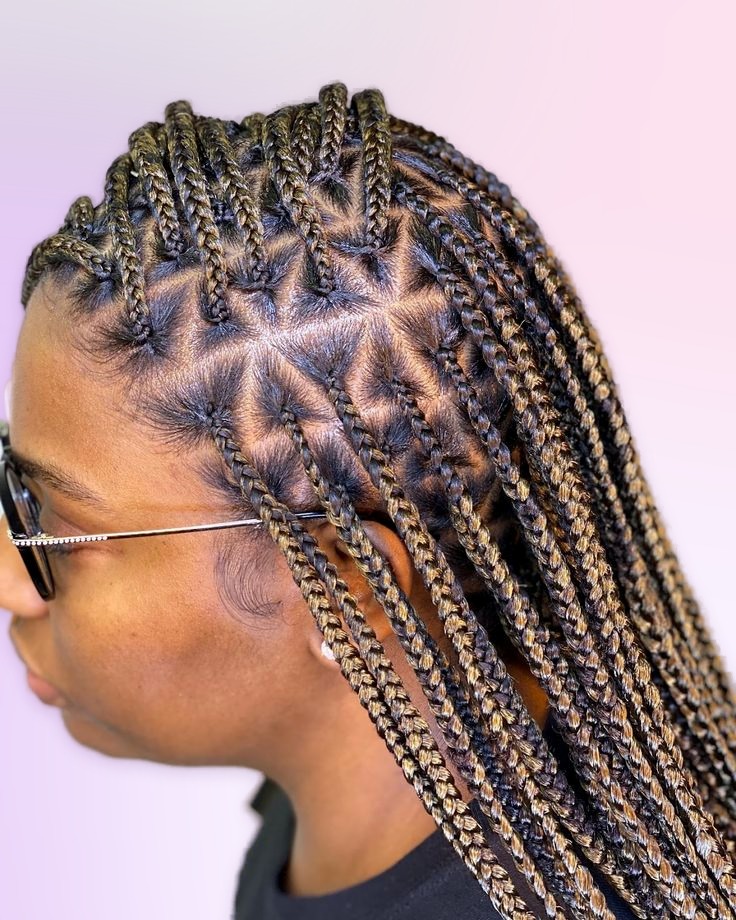 Small medium triangle knottless braids